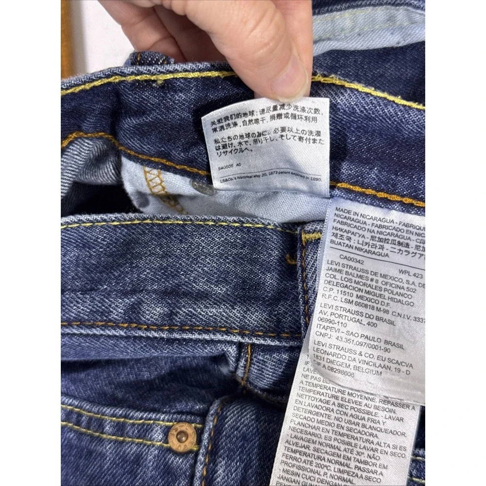 Levis item excellent